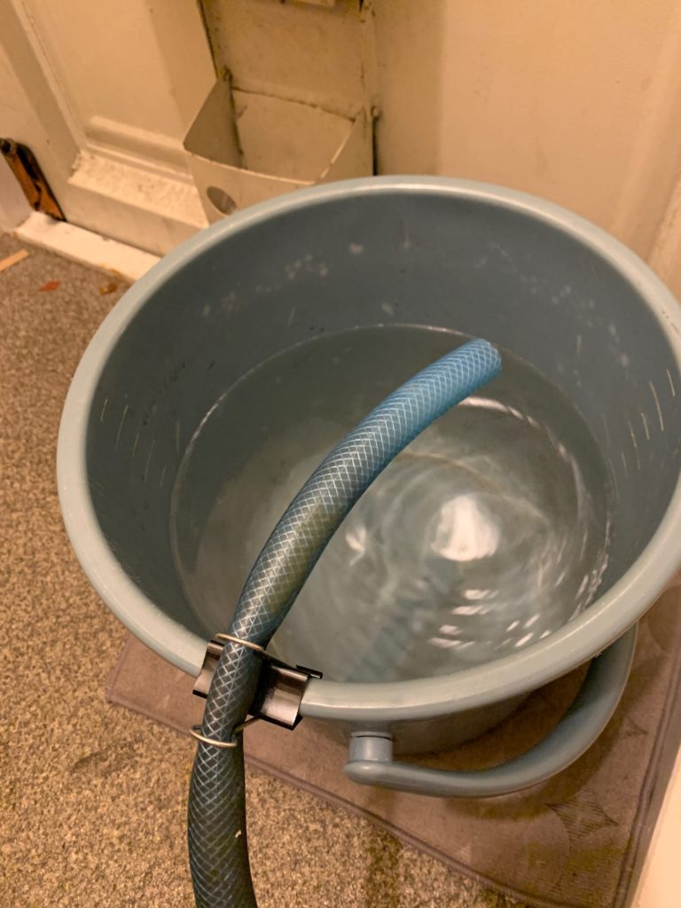 冷風機にダクトを付けました