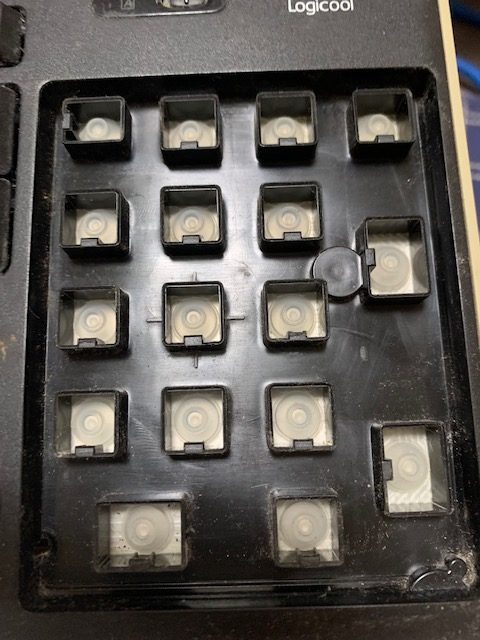 キーボードを掃除してみました